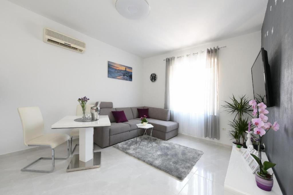 Apartment Lant ซาดาร์ ภายนอก รูปภาพ