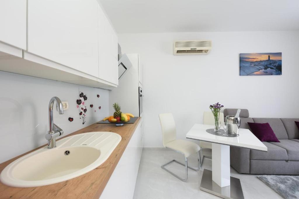 Apartment Lant ซาดาร์ ภายนอก รูปภาพ