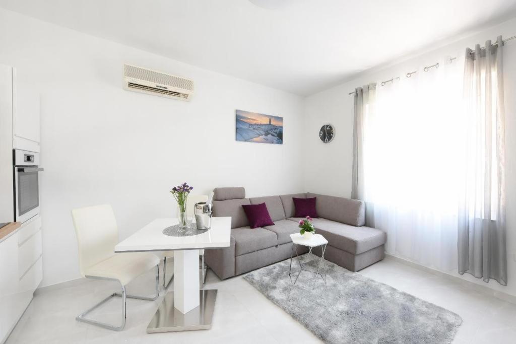 Apartment Lant ซาดาร์ ภายนอก รูปภาพ