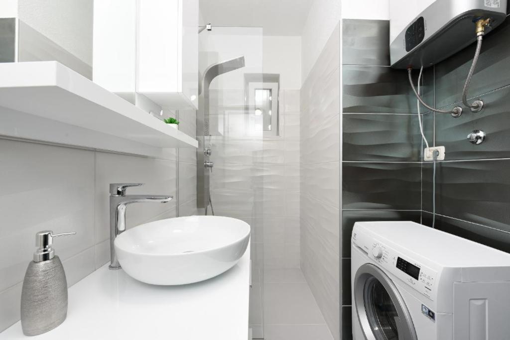 Apartment Lant ซาดาร์ ภายนอก รูปภาพ