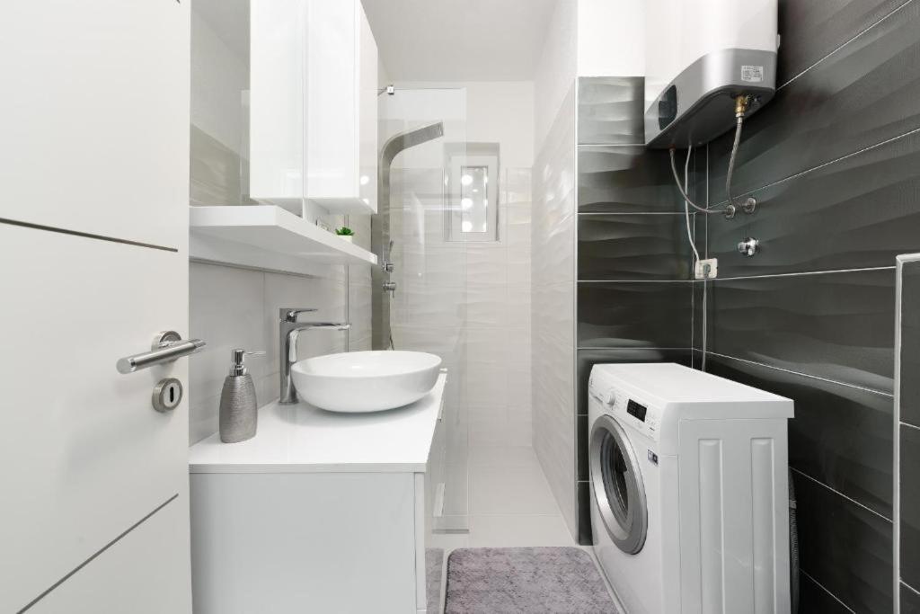 Apartment Lant ซาดาร์ ภายนอก รูปภาพ